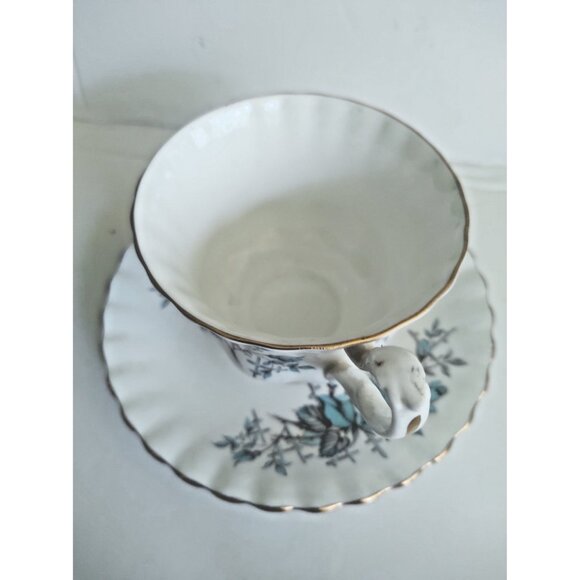 Vintage ROYAL ALBERT BLUE ROSE TRELLIS Tea Cup & Saucer Set - Picture 5 of 12